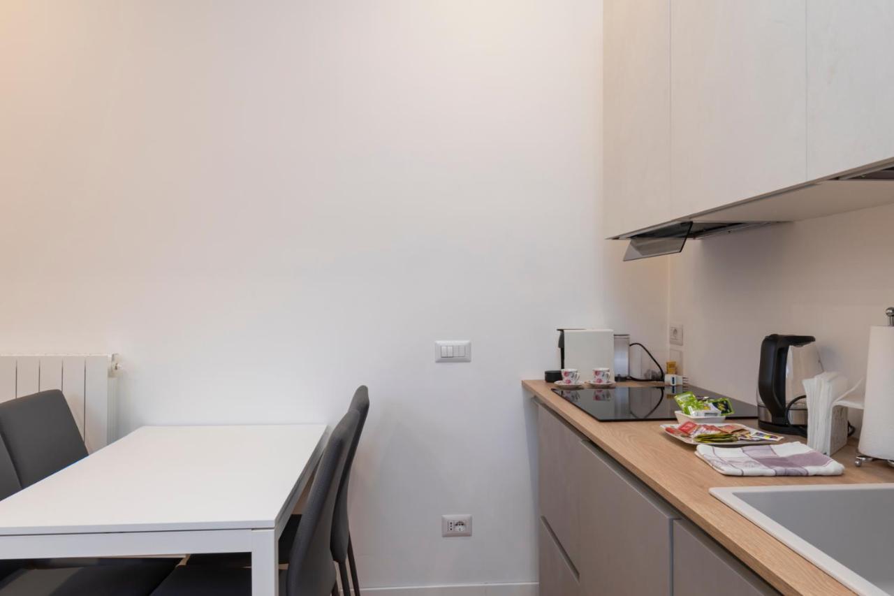 Milan Center Apartment Studio - Porta Romana Luaran gambar